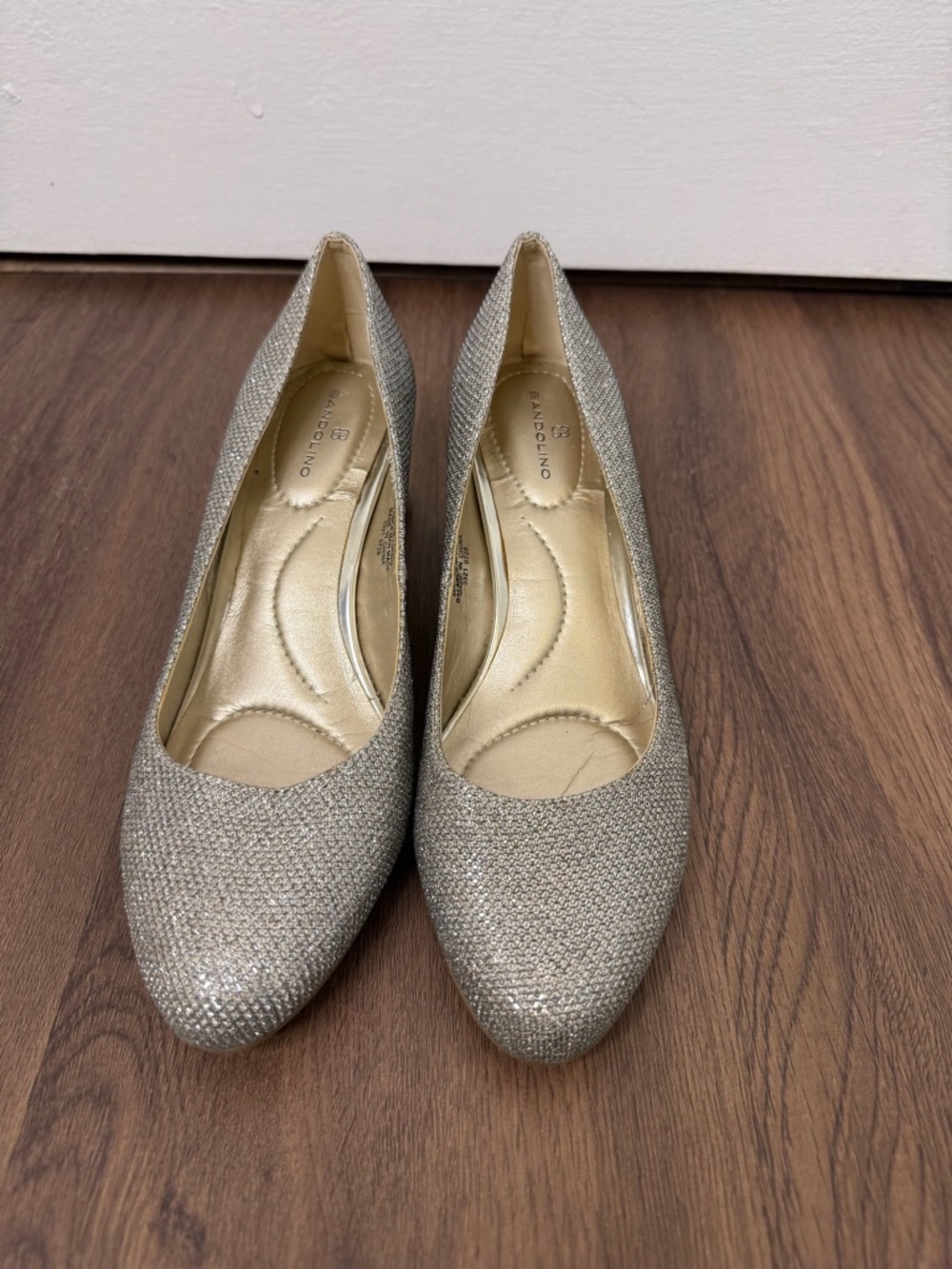 Bandolino Gold Glitter Chunky Heels Sz 7 - Picture 7 of 7